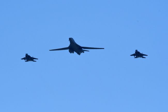 Trump befiehlt dem Pentagon, Militärübungen mit Südkorea 