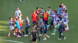 Argentiniens unsportliches Verhalten: widerlicher Angriff durch Paredes und Beleidigung bei der Feier