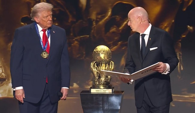 Donald Trump verlieh den ersten FIFA-Friedenspreis