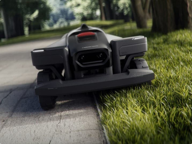 Roborock zieht nun vom Wohnzimmer auf den Rasen
