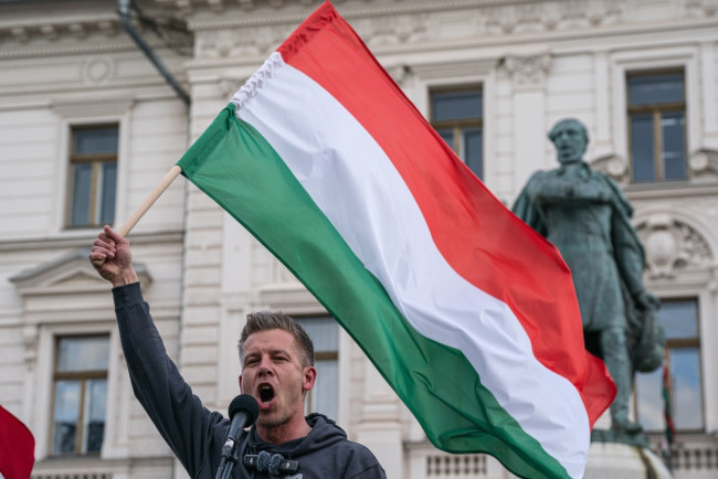Orbán nach 16 Jahren abgesetzt, da Ungarn sich der pro-europäischen Opposition zuwendet