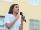 Sieh zu, wie Irene Montero im Europ&auml;ischen Parlament Trump zum Geburtstag gratuliert, als Protest gegen die Haltung der EU zum Iran-Krieg