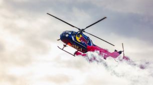 Felix Baumgartner, der Mann, der aus der Stratosphäre gesprungen ist, stirbt bei einem Gleitschirmabsturz