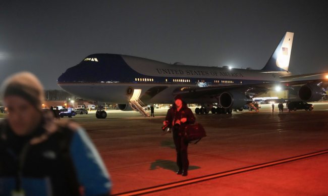 Alles, was Sie über Trumps Air Force One-Verzögerung und den transatlantischen Flugwechsel wissen müssen